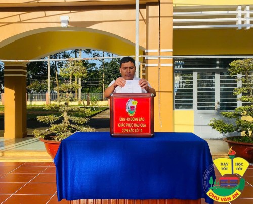 Trường THCS Chu Văn An quyên góp ủng hộ đồng bào bị thiệt hại do bão số 10 (Bualoi)