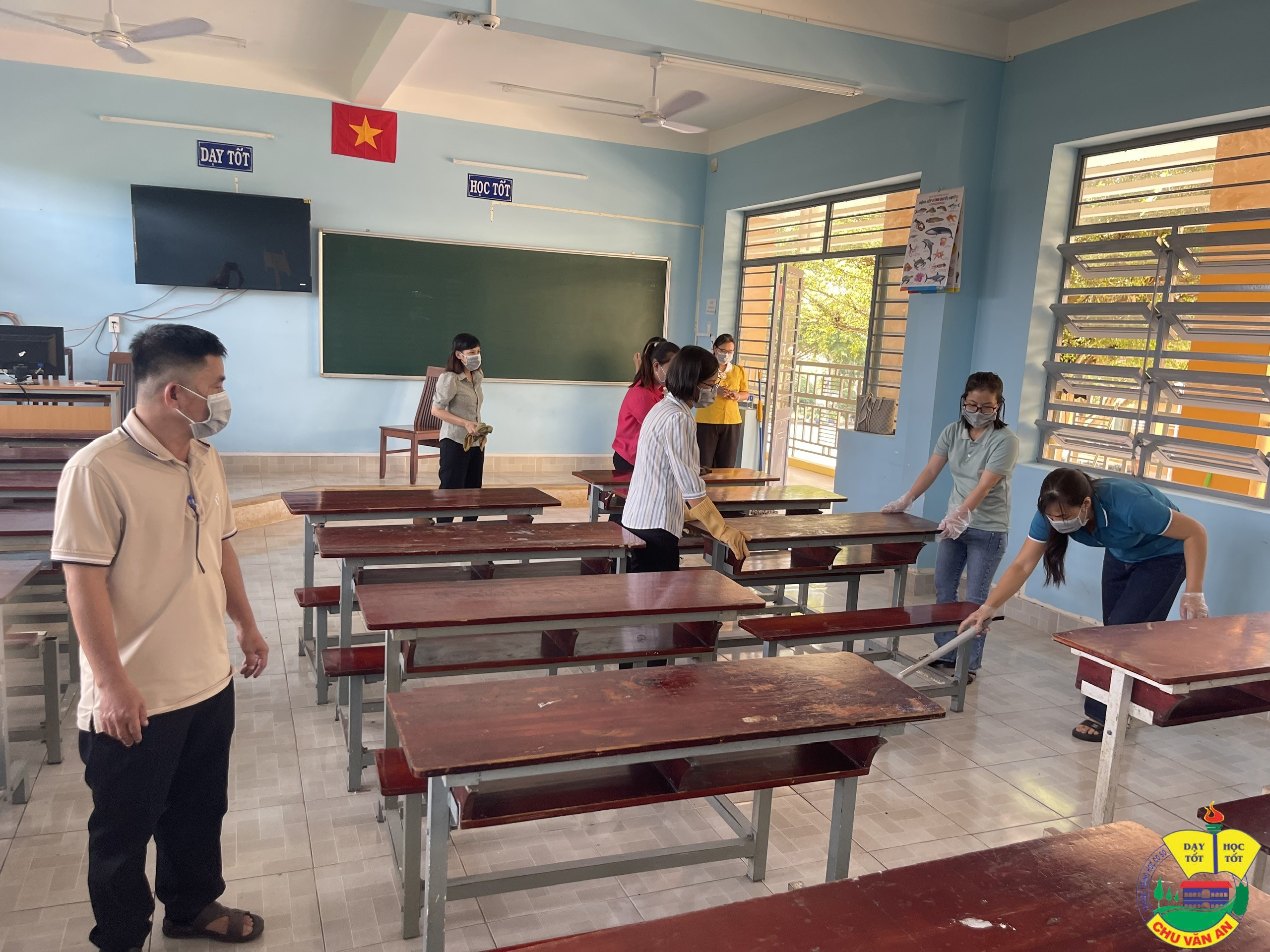 Không khí chuẩn bị năm học mới:Thầy cô tất bật dọn dẹp trường lớp