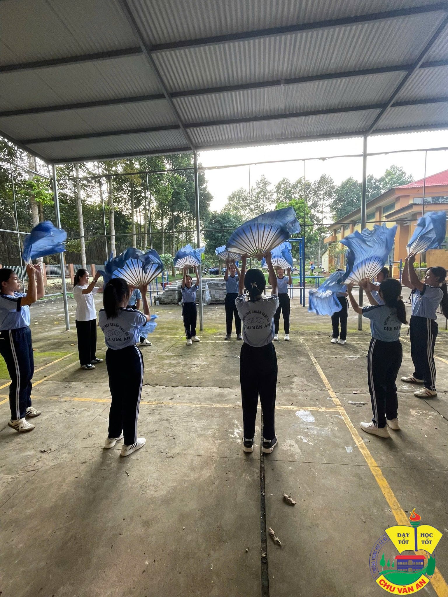 579982694 1295431655719471 7658392423766875793 n